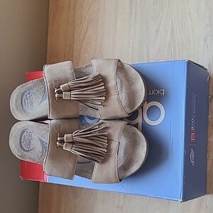 Khaki Abeo Sandle, Size 7.5